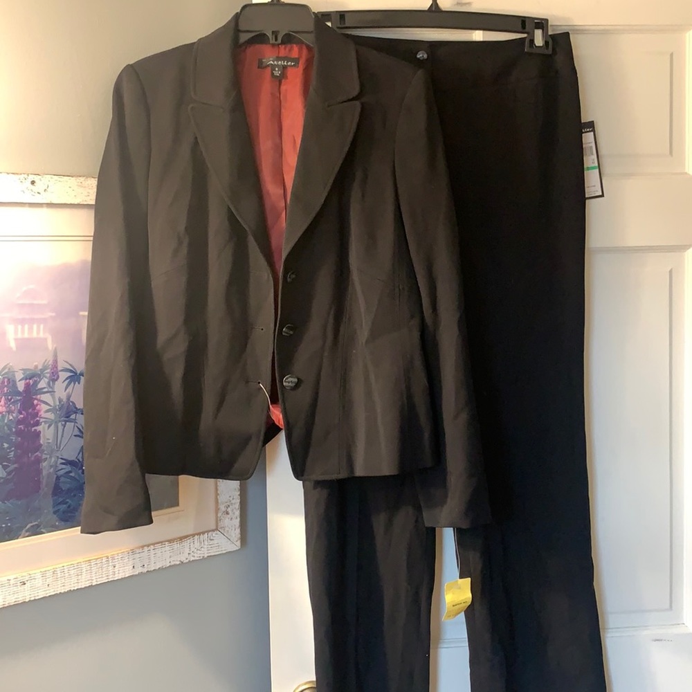 Atelier size 8 black pants suit. NWT!!